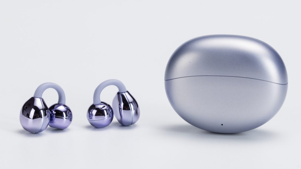 AI M110 Translation Earphones1